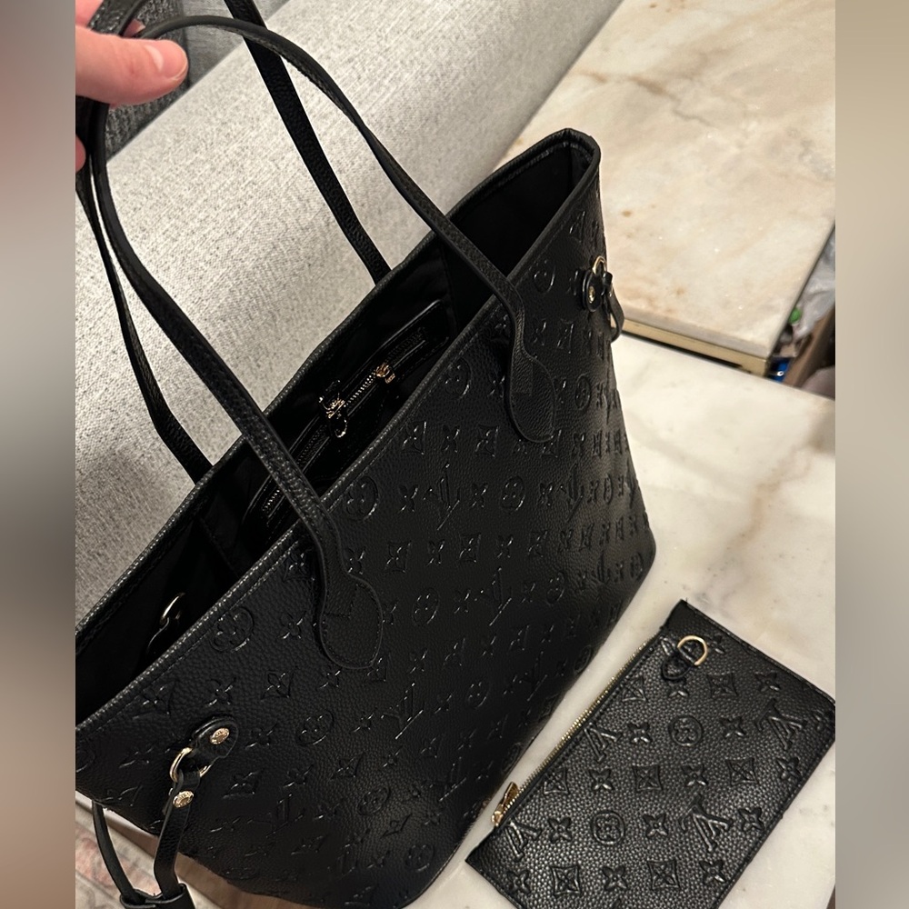 Black LV tote w/ wallet